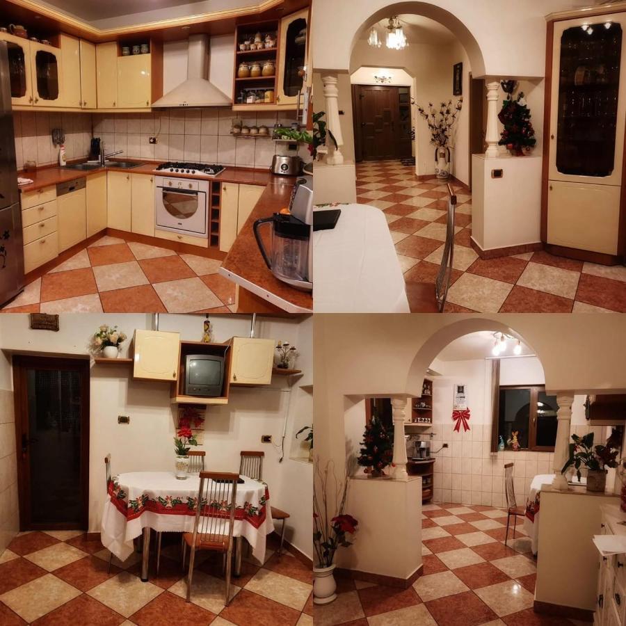 Casa Mona Villa Oradea Buitenkant foto