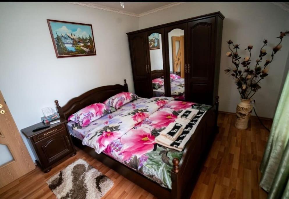 Casa Mona Villa Oradea Buitenkant foto